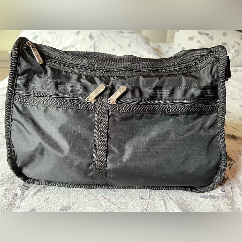 LeSportsac Deluxe Everyday Bag